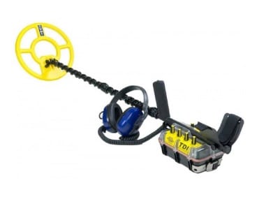 Top 5 Best Metal Detectors For The Beach